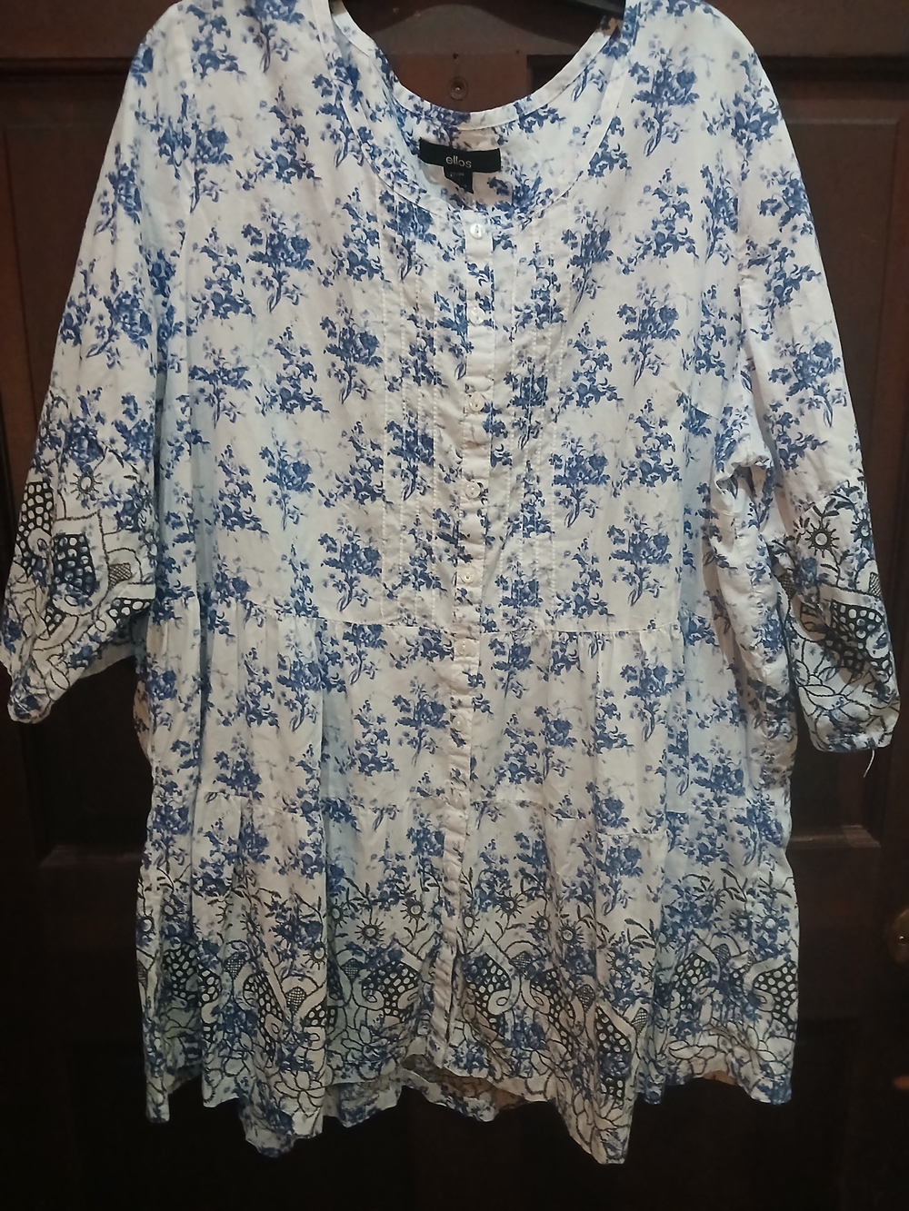 Women's ellos White and Blue Floral Button-Front Blouse Ruffle Bottom 2X